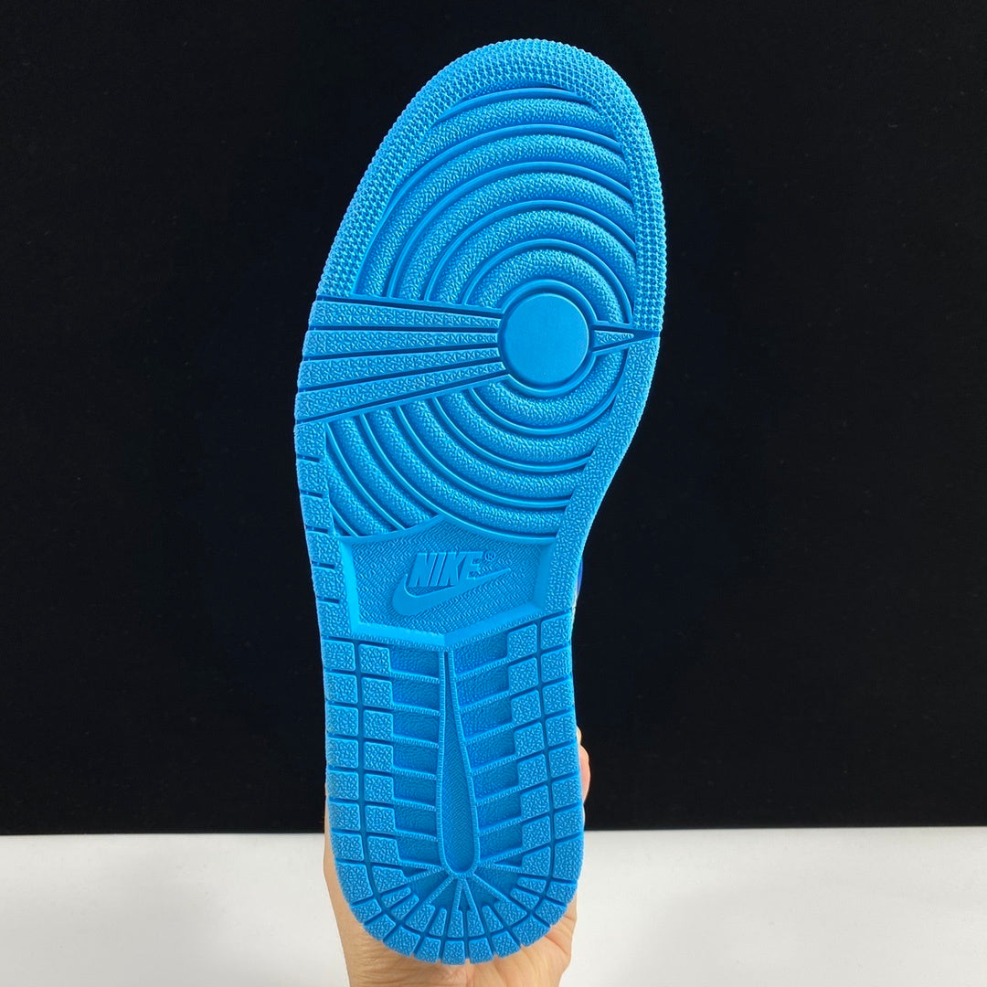Air Jordan 1 Retro High x OFF-WHITE "University Blue"