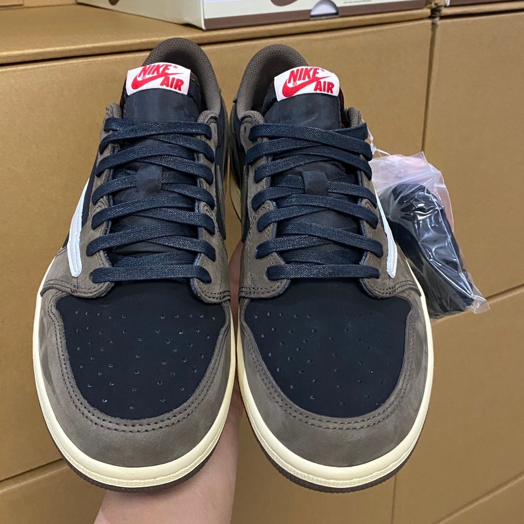 Jordan 1 Retro Low OG SP x Travis Scott "Dark Mocha"