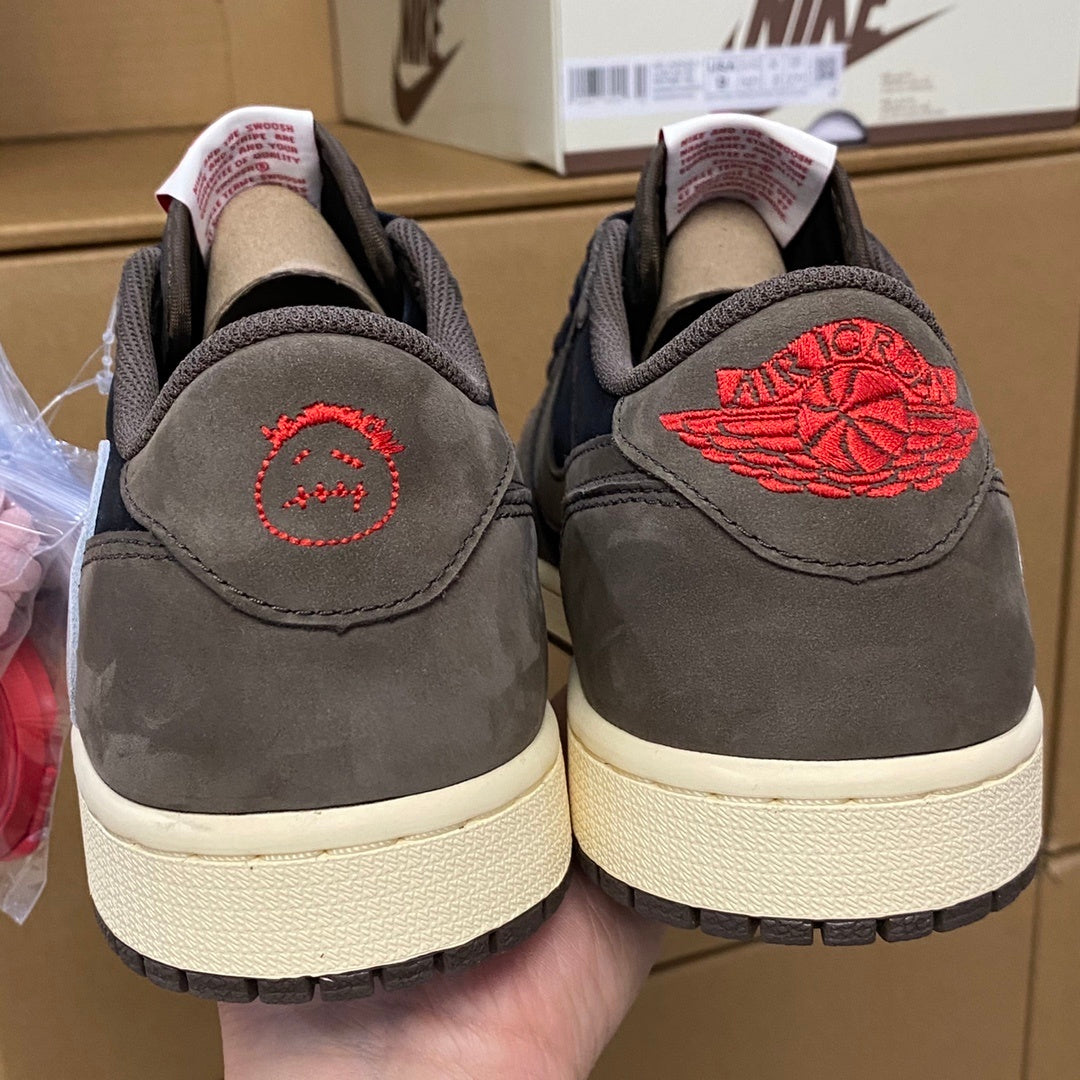 Jordan 1 Retro Low OG SP x Travis Scott "Dark Mocha"