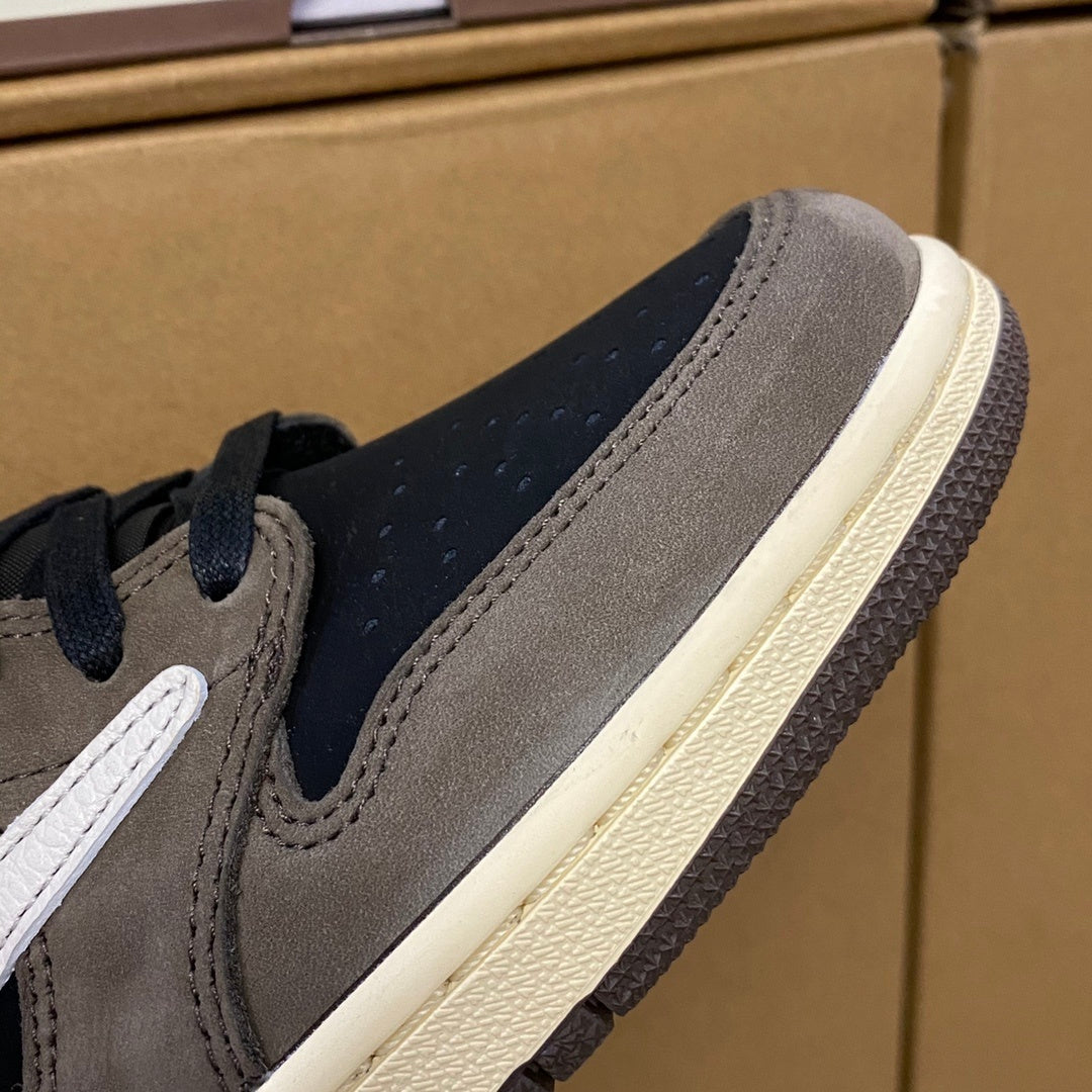 Jordan 1 Retro Low OG SP x Travis Scott "Dark Mocha"