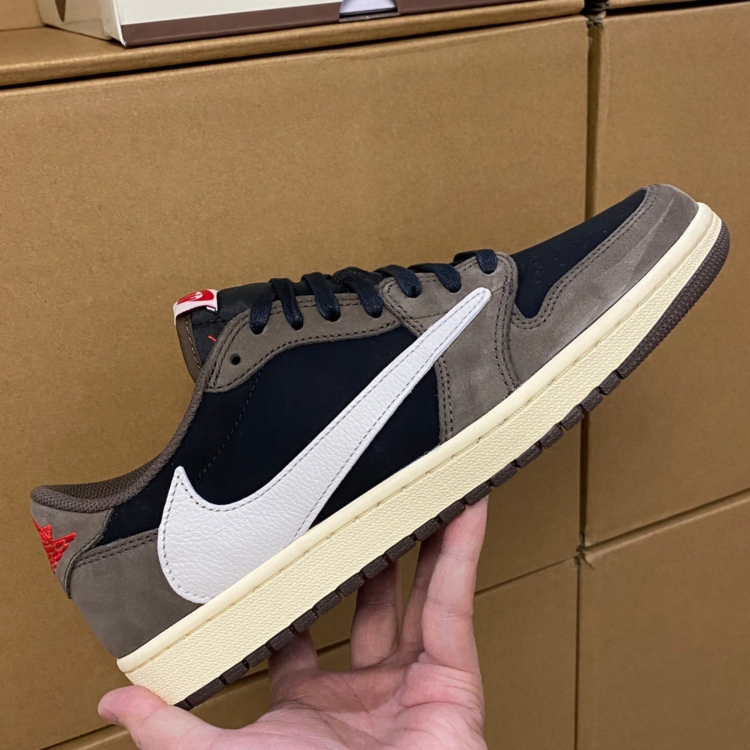 Jordan 1 Retro Low OG SP x Travis Scott "Dark Mocha"