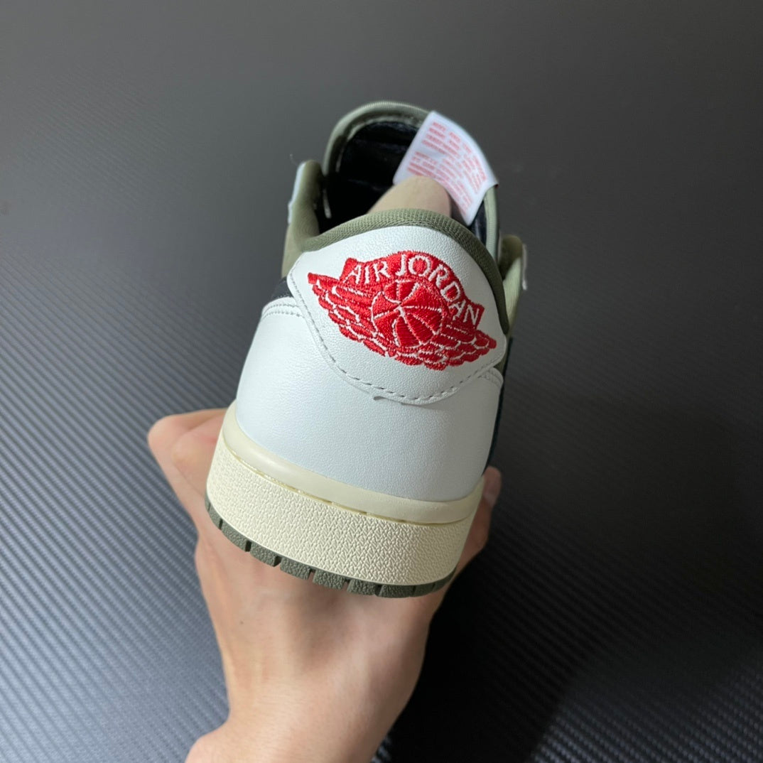 Jordan 1 Retro Low OG SP x Travis Scott "Medium Olive"