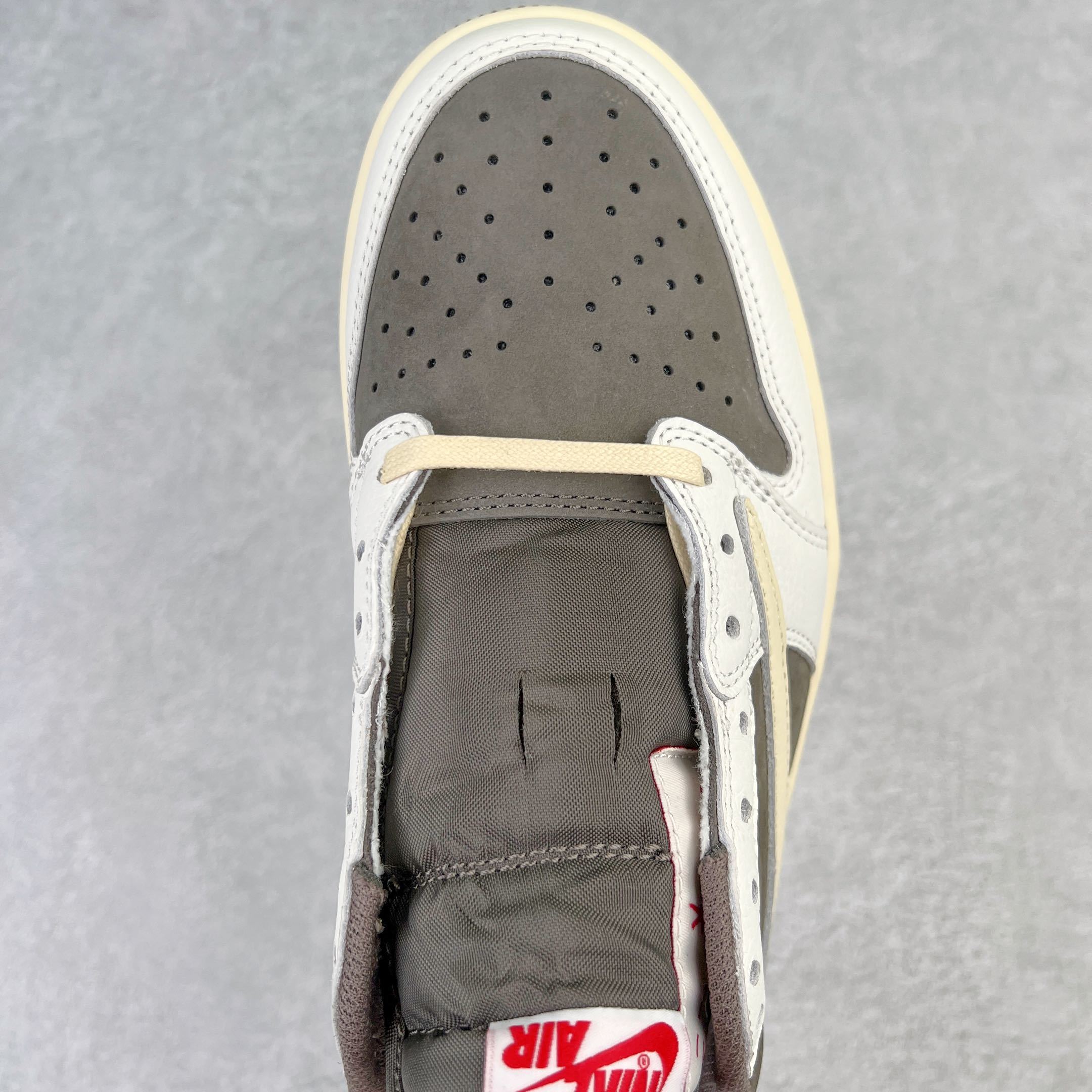 Jordan 1 Retro Low OG SP x Travis Scott "Reverse Mocha"