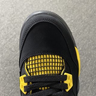 Jordan 4 Retro "Thunder"