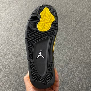 Jordan 4 Retro "Thunder"